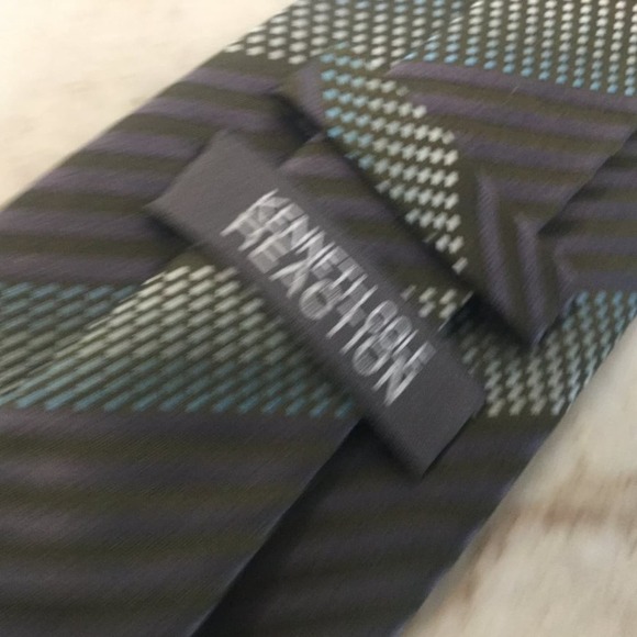 KENNETH COLE REACTION SILK TIE - Picture 8 of 11